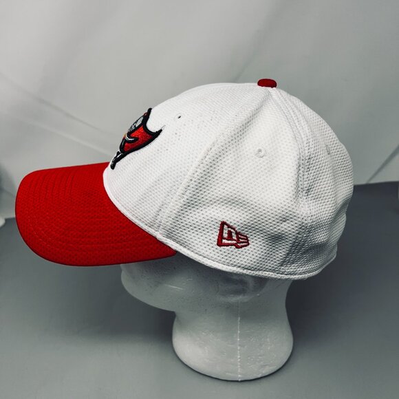 Tampa‎ Bay Buccaneers Mens Hat Cap Size Large -XL Red White New Era NFL 39Thirty - Picture 2 of 8